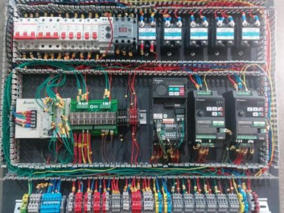 خدمات اتوماسیون صنعتی PLC و HMI