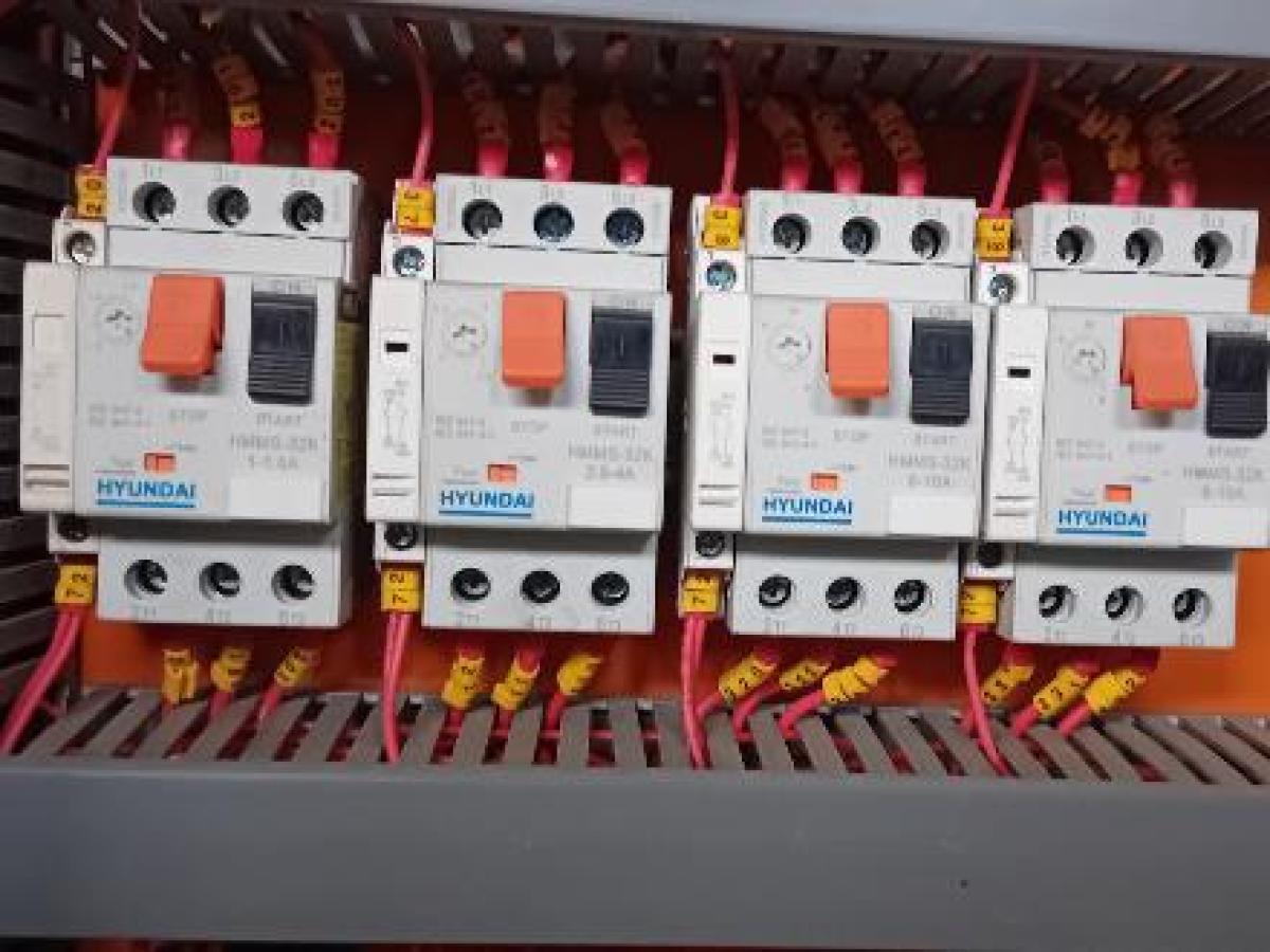 اتوماسیون صنعتی.  PLC
