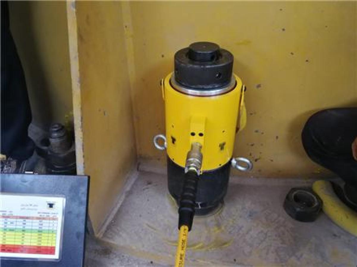 بولت تنشنر دو طبقه hydraulic bolt tensioner
