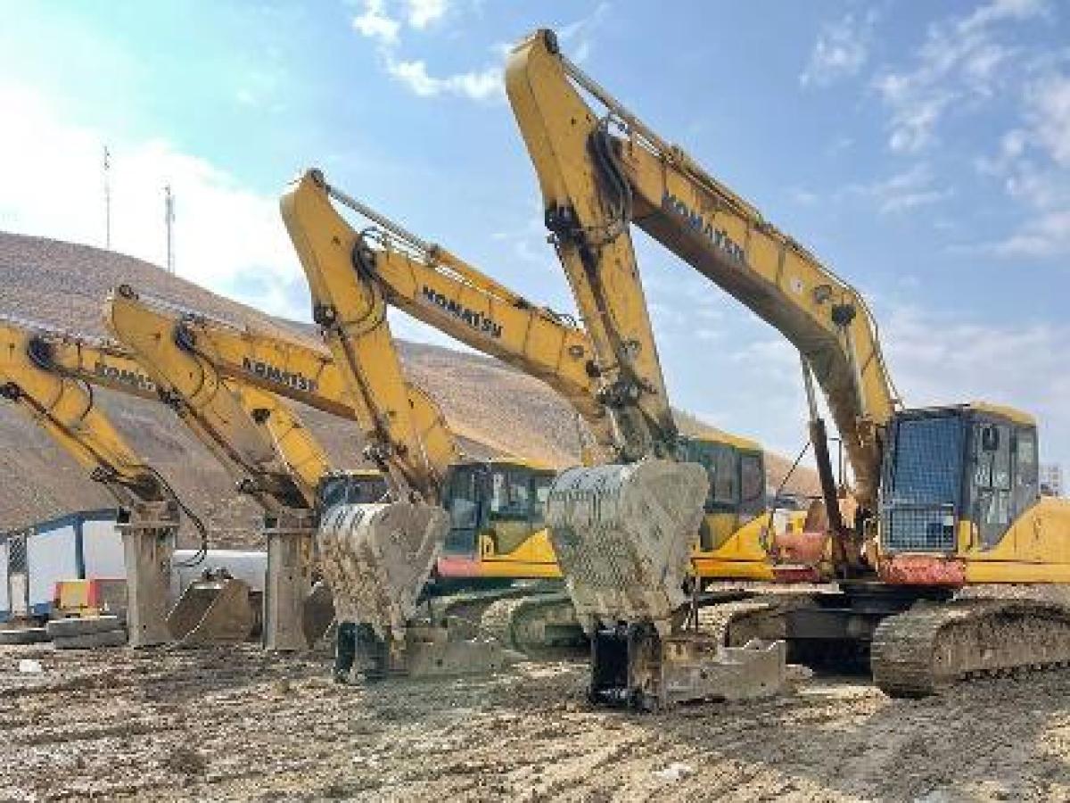 اجاره بیل مکانیکی بهمراه پاکت و پیکور