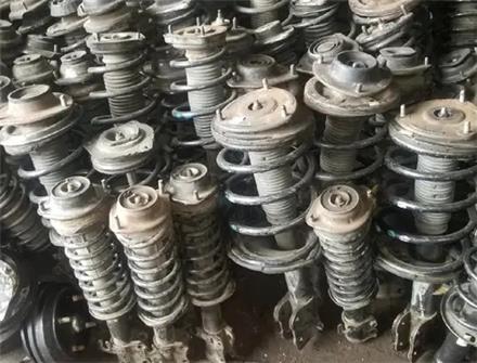 تعمیرات کمک فنر انواع خودرو در شیراز