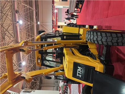 فروش بیل بکهو 4 سیلندر و 6 سیلندر تبریز