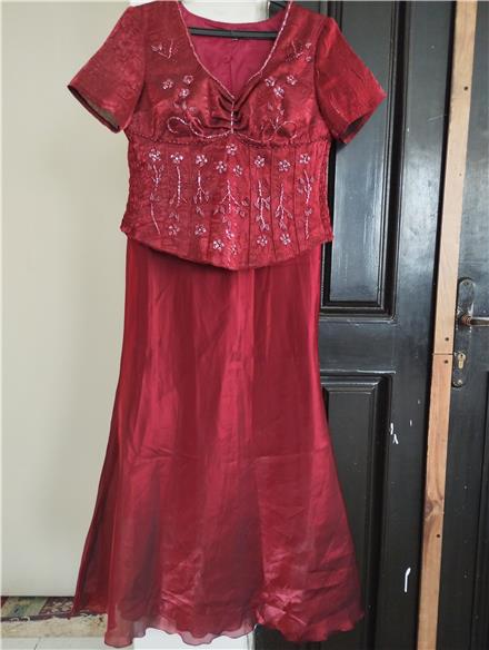 تعدادی لباس نو