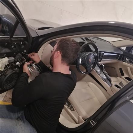 تعمیر سانروف در اصفهان